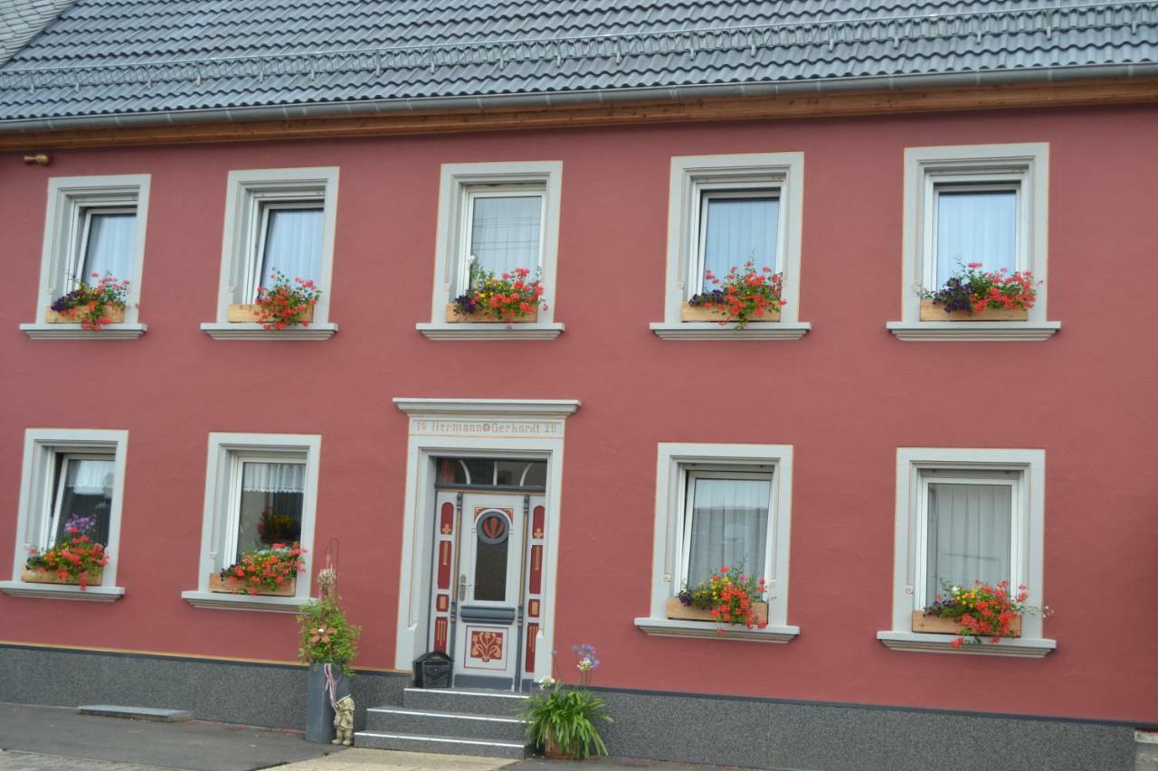 Pension - Hierzer Herborn  Exteriör bild